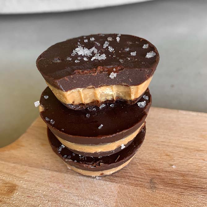 HEALTHY PEANUT BUTTER CUPS